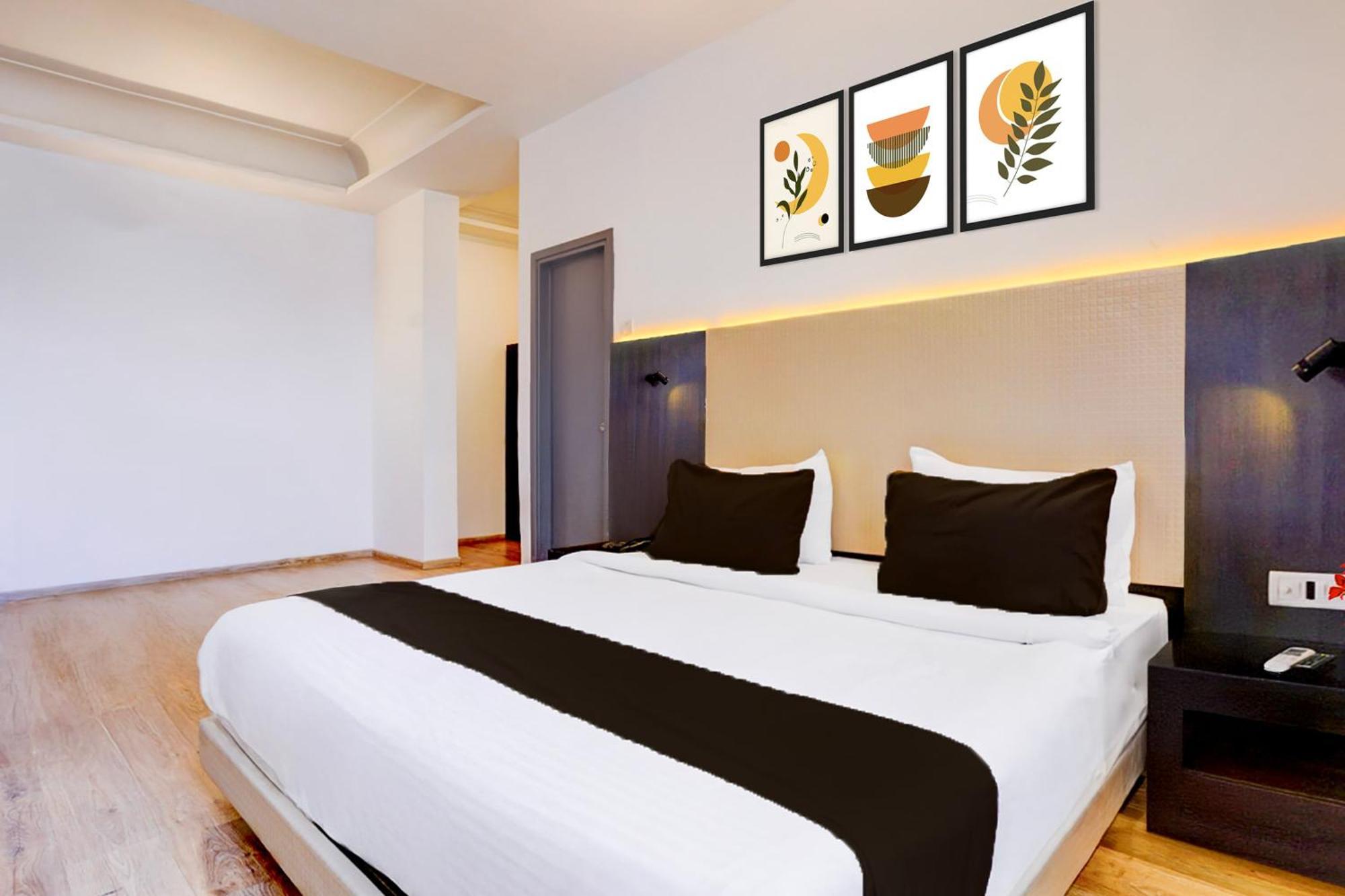 Super Townhouse Exhibition Centre Goregaon Mumbai (Bombay)